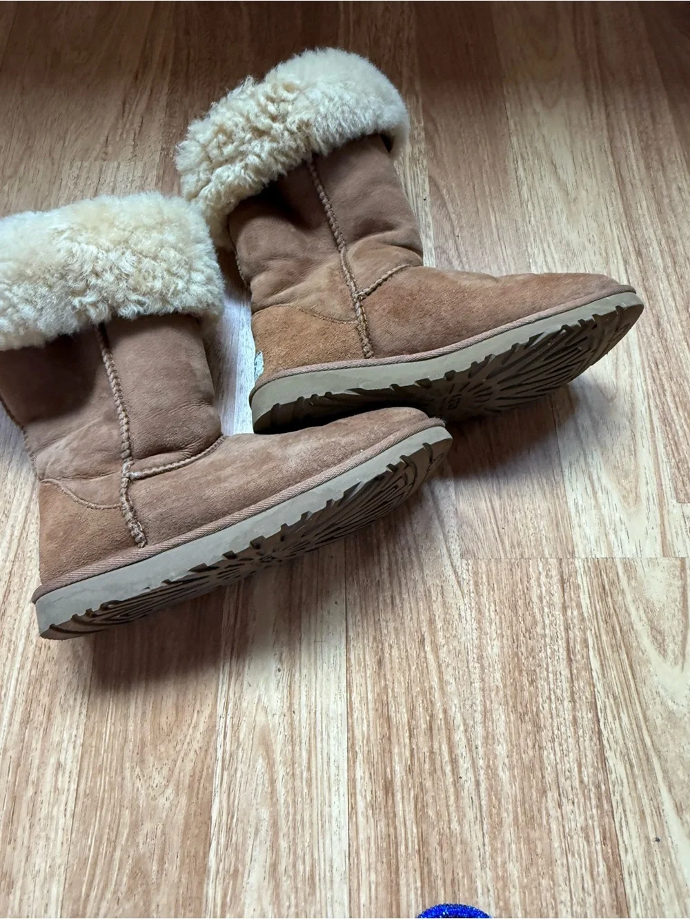 UGG authentic sheepskin